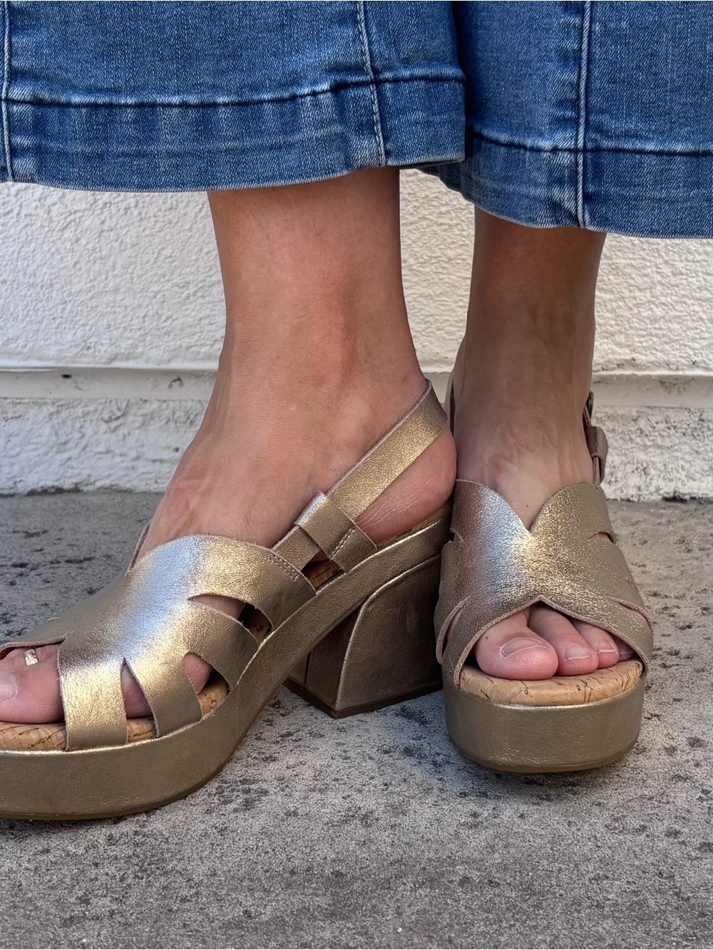 Kork-Ease Metallic gold Strappy Platform Sandals Size 8 - Picture 4 of 12